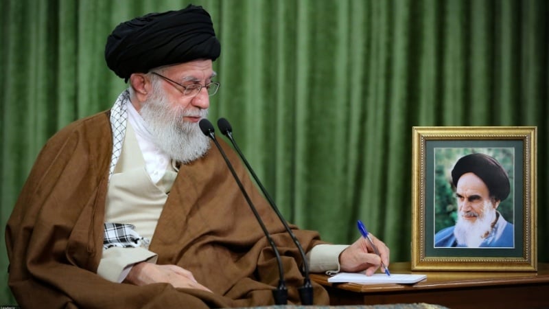 বিশ্ব আধিপত্যবাদের বিরুদ্ধে প্রতিরোধের ঝাণ্ডা বহন করছে ইরান: ইমাম খামেনেয়ী