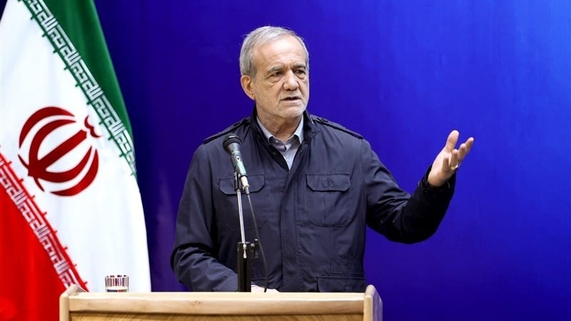 পুঁজিবাজার এবং দেশীয় অর্থনীতির বিকাশ ঘটানোই সরকারের অগ্রাধিকার: পেজেশকিয়ান