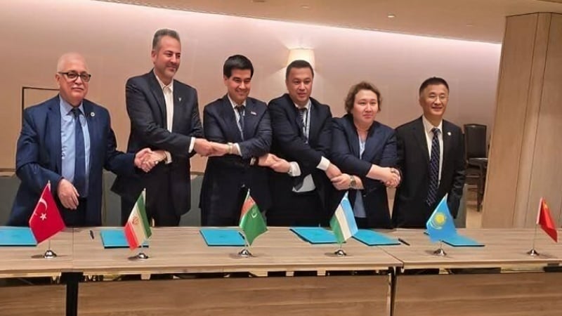 ইরান, চীন থেকে ইউরোপে কন্টেইনার ট্রেনের সোনালী দরজা