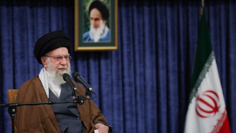 অন্য দেশে হস্তক্ষেপের পরিবর্তে নিজ দেশে লাখো জনতার ক্ষোভ প্রশমন করুন: আয়াতুল্লাহ খামেনেয়ী