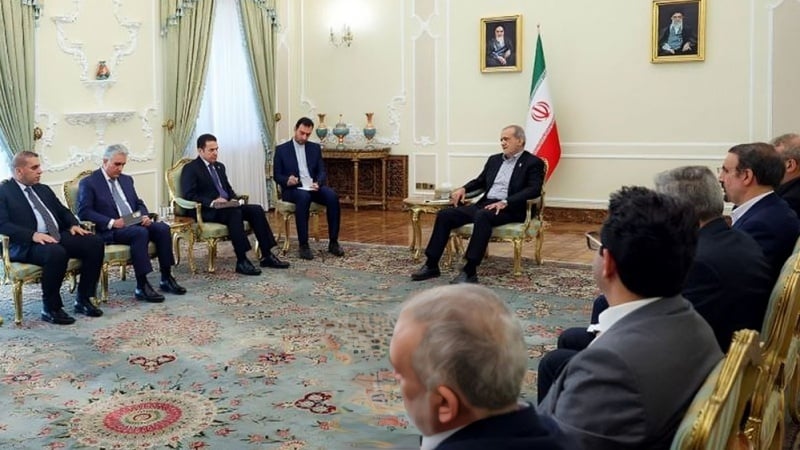 পেজেশকিয়ান: ইরান-ইরাক রেল সংযোগ অর্থনৈতিক সম্পর্ককে শক্তিশালী করবে