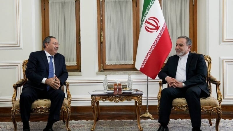 ইরান এবং আজারবাইজান প্রজাতন্ত্রের মধ্যে অর্থনৈতিক সহযোগিতা বৃদ্ধি করা কেন গুরুত্বপূর্ণ?