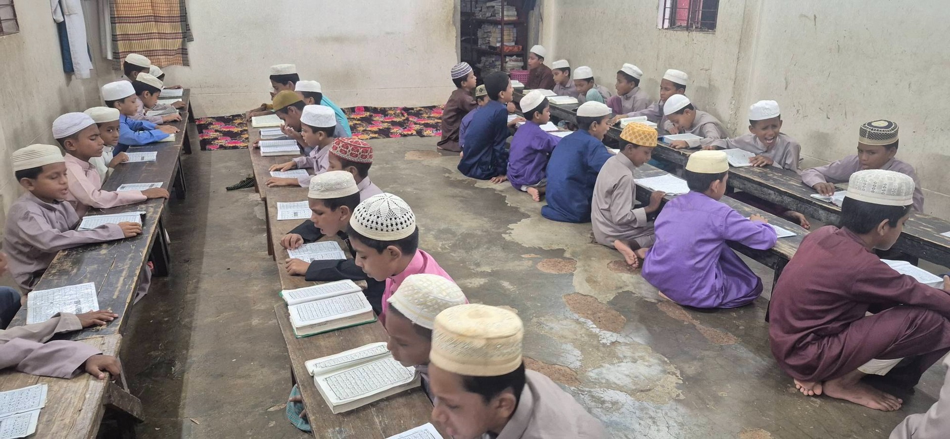 চট্টগ্রামে কওমি মাদরাসা ও এতিমখানা পরিদর্শন করলেন ইরানের সর্বোচ্চ নেতার কার্যালয়ের প্রতিনিধি